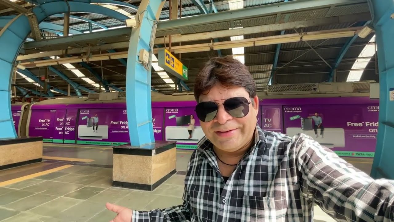 Noida to Delhi metro m 🥰 l papu bhai 