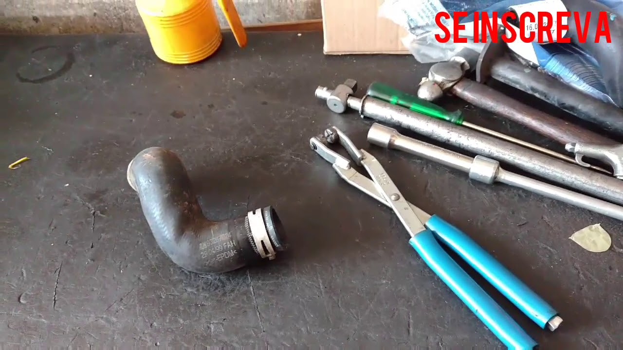 Alicate de abraçadeira de pressão.