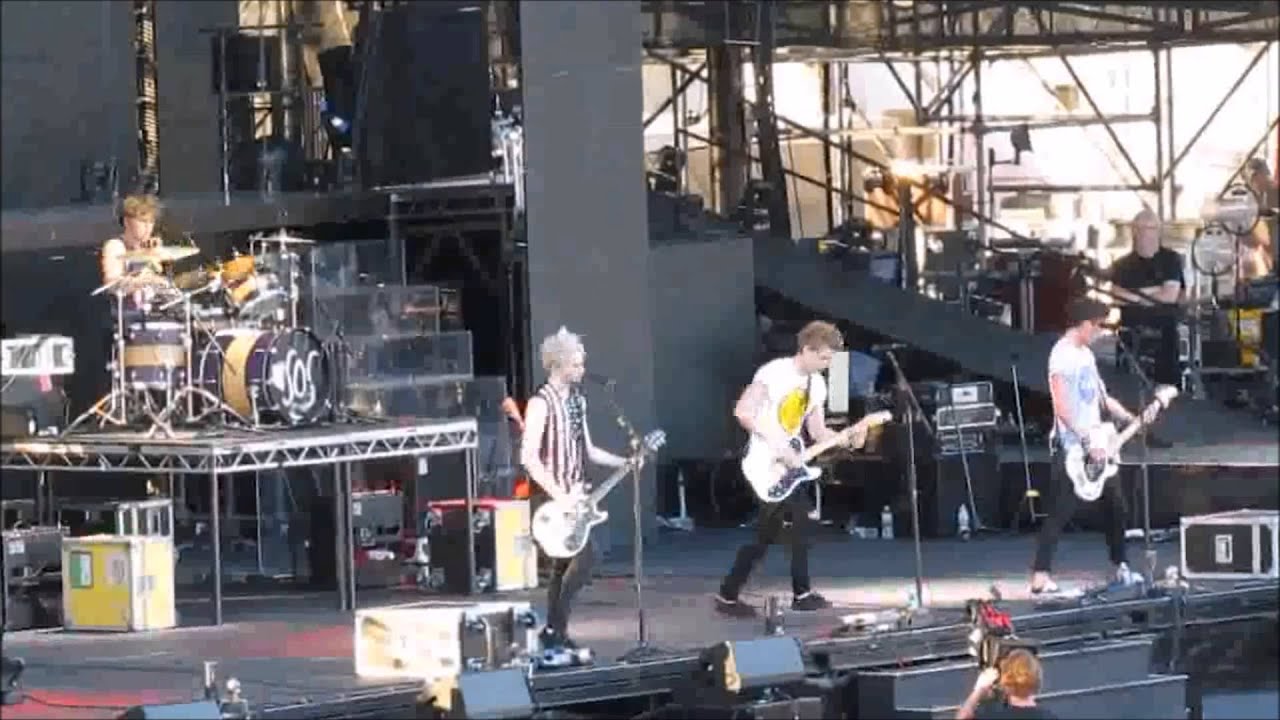Lost Boy - 5 Seconds Of Summer (Music Video)
