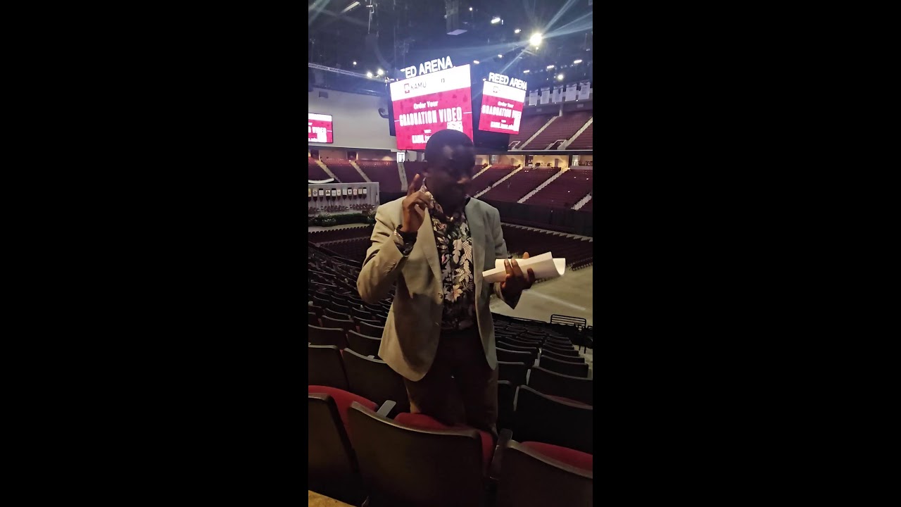 Raising an altar in the Reed Arena, of Texas A & M University, College Station, USA 🇺🇸.