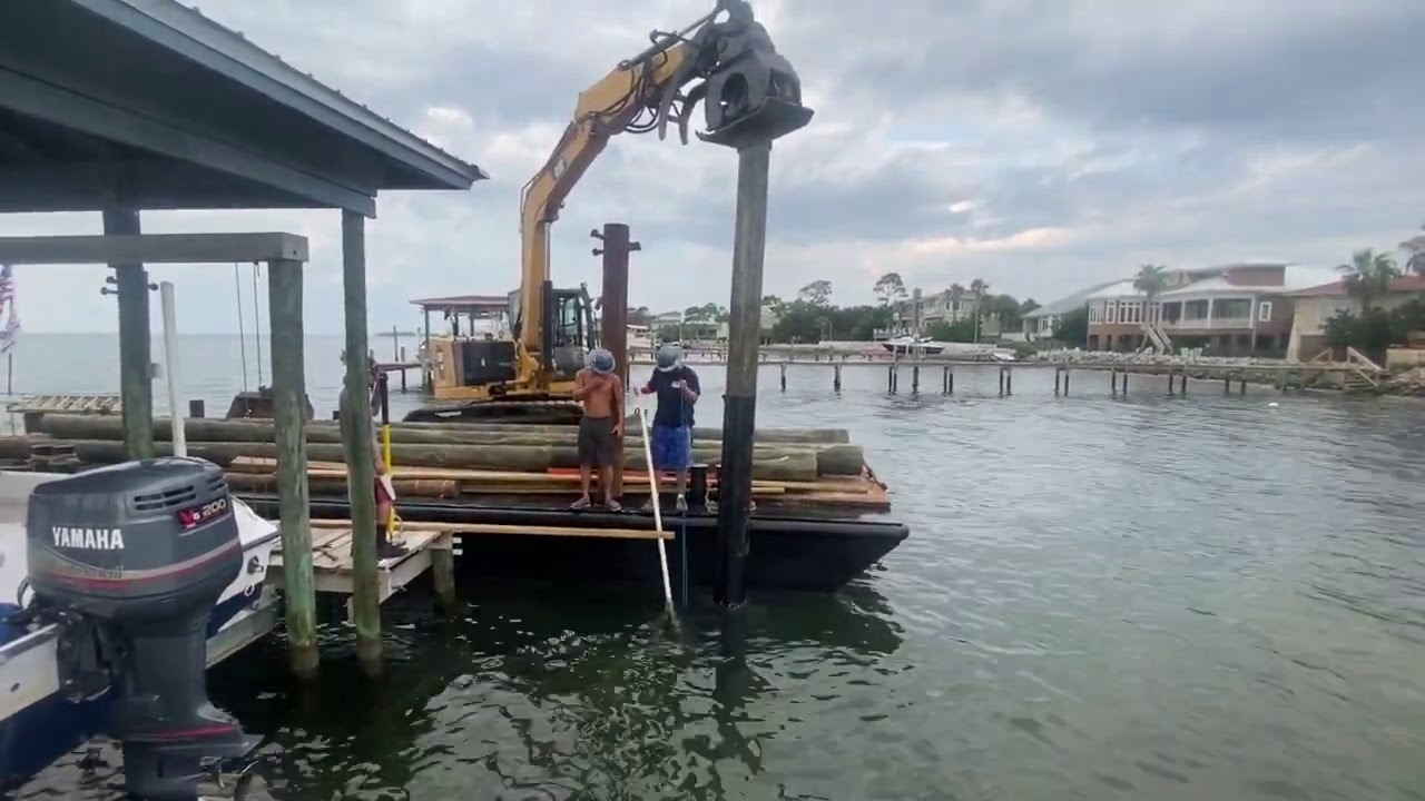 SETTING LARGE MOORING PILINGS