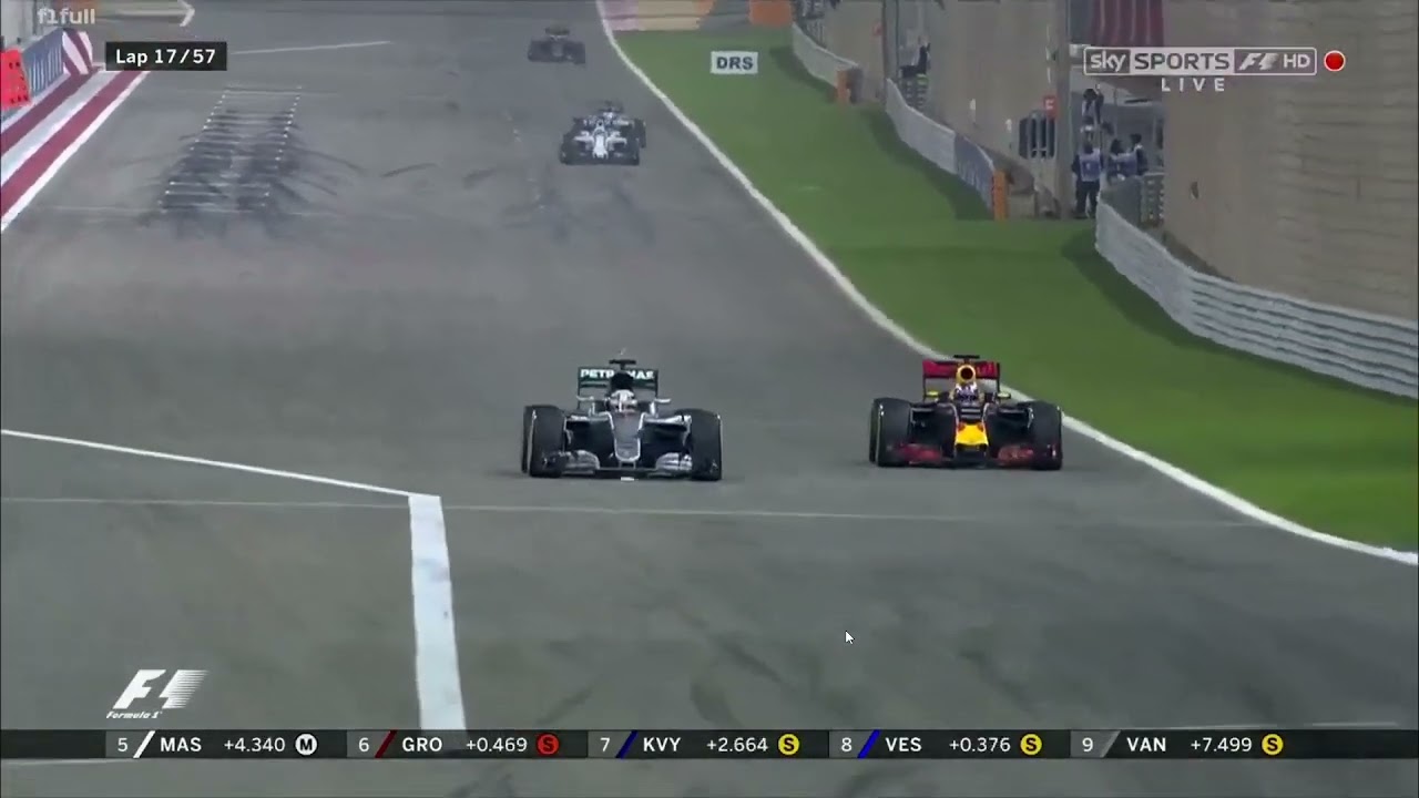 F1 2016 Bahrain GP | Lewis Hamilton overtake on Daniel Ricciardo