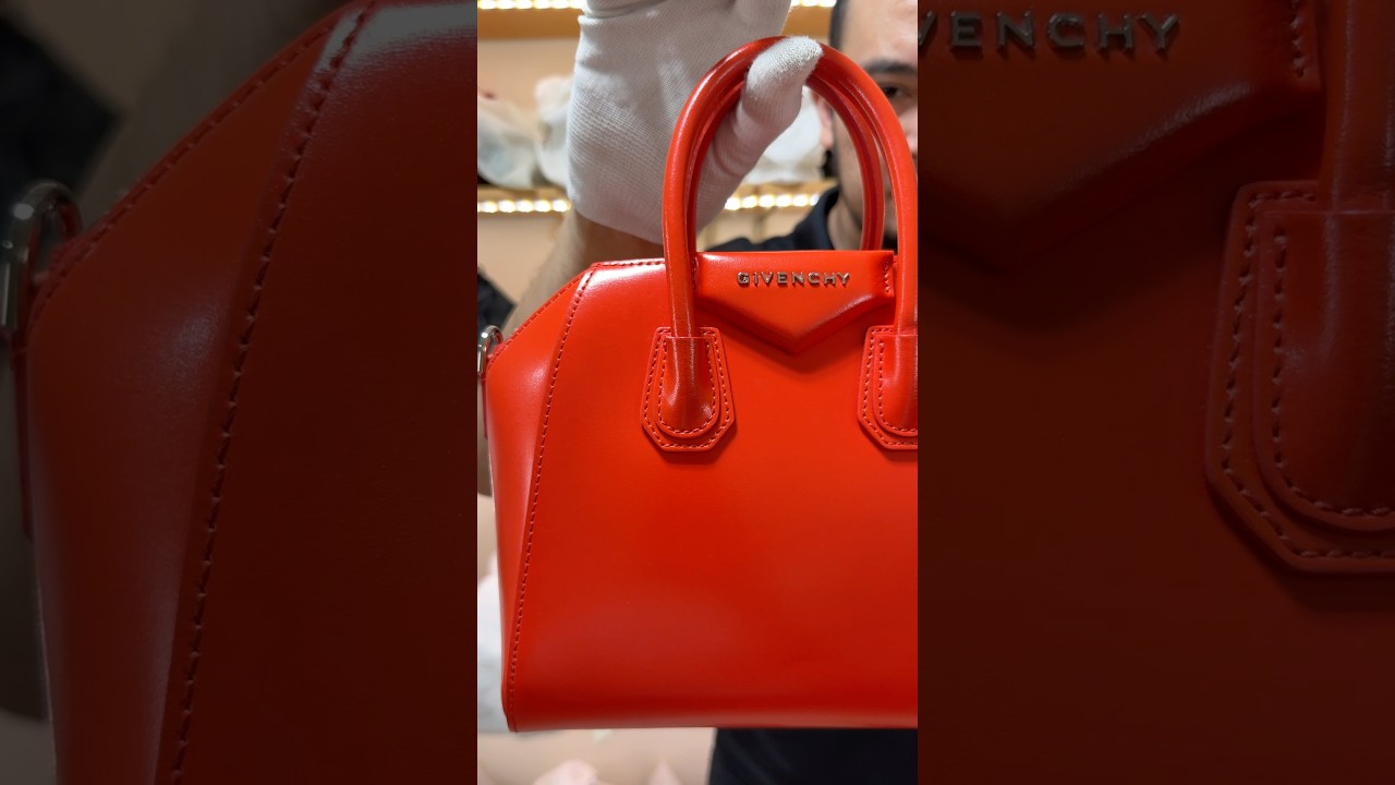 Givenchy Antigona Mini. Interested? Send a DM on IG @ luxurybargainph or viber 09155621256