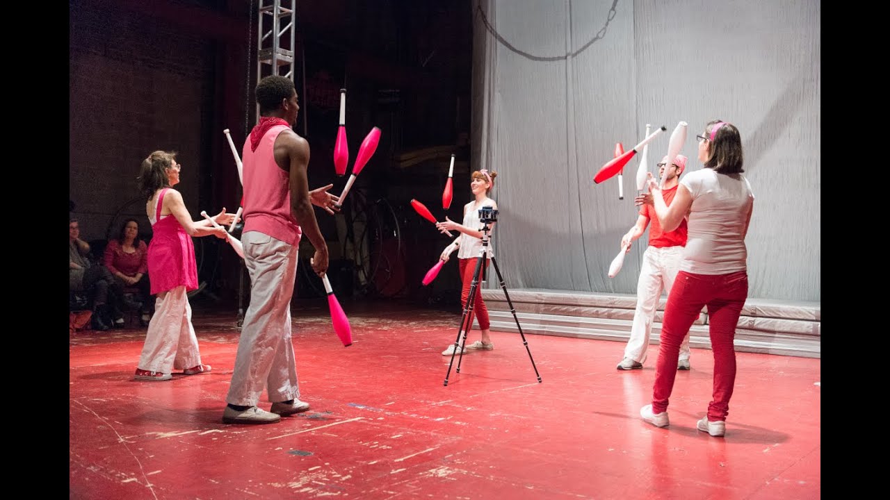 360 Circus - Juggling