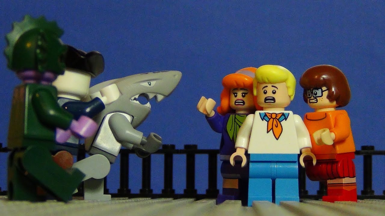 LEGO Scooby-Doo! and the Legend of the Vampire: Opening Scene