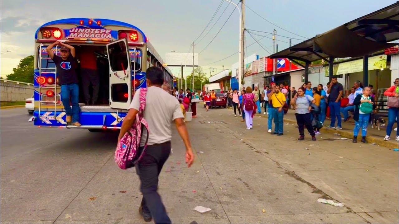 Recorriendo La CIUDAD De Managua NICARAGUA irl