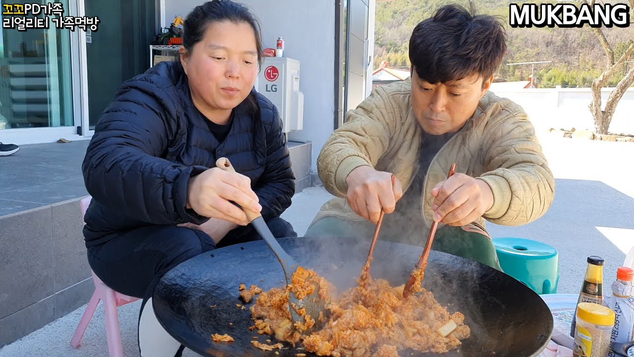 솥뚜껑에 김치볶음밥 만들기(ft.계란찜) 진짜 너무 맛있어요ㅎ😋ㅣPork belly kimchi fried riceㅣキムチチャーハンㅣMUKBANGㅣEATING SHOW