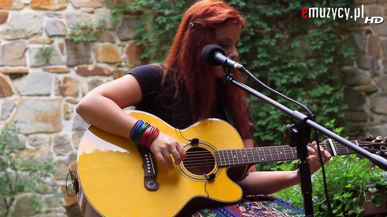 Weronika Wyszyńska - What is hidden (emuzycy.pl)