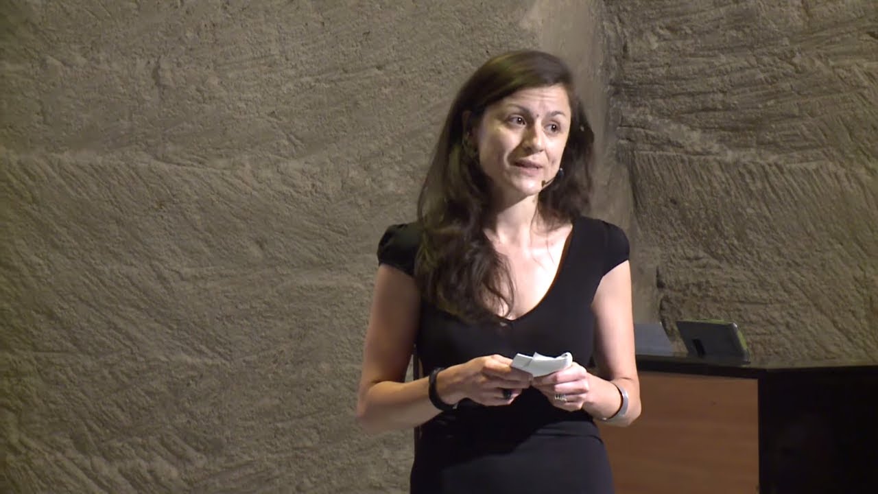 Etica di un Passatore di Migranti | Nancy Porsia | TEDxMatera