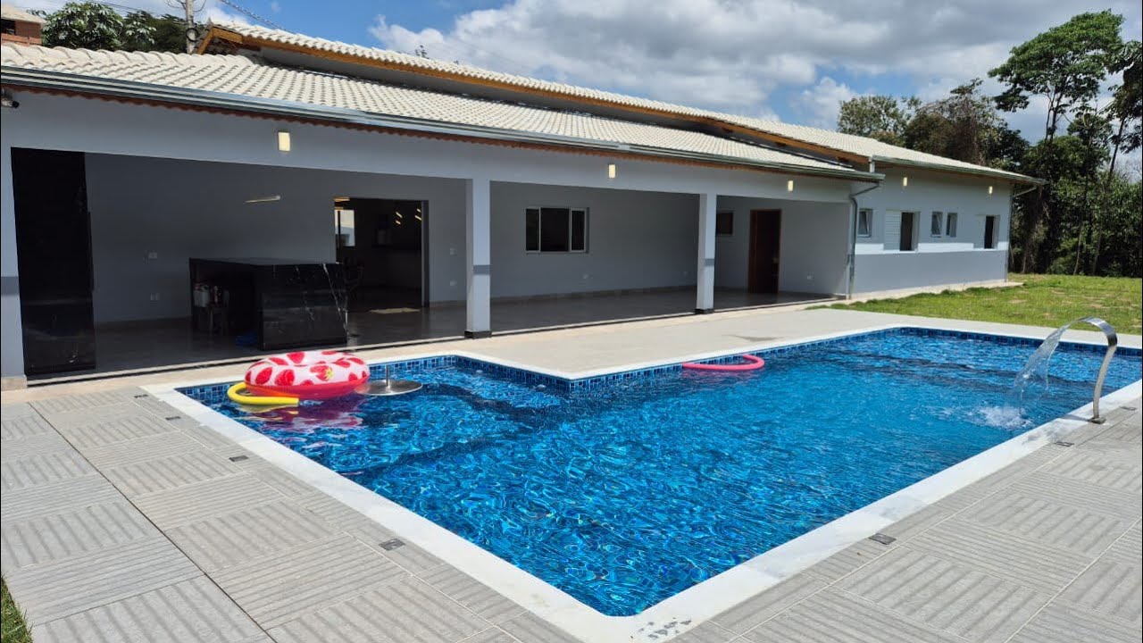 Maravilhosa Chácara Nova de Alto Padrão na cidade de Mairinque - São Paulo.