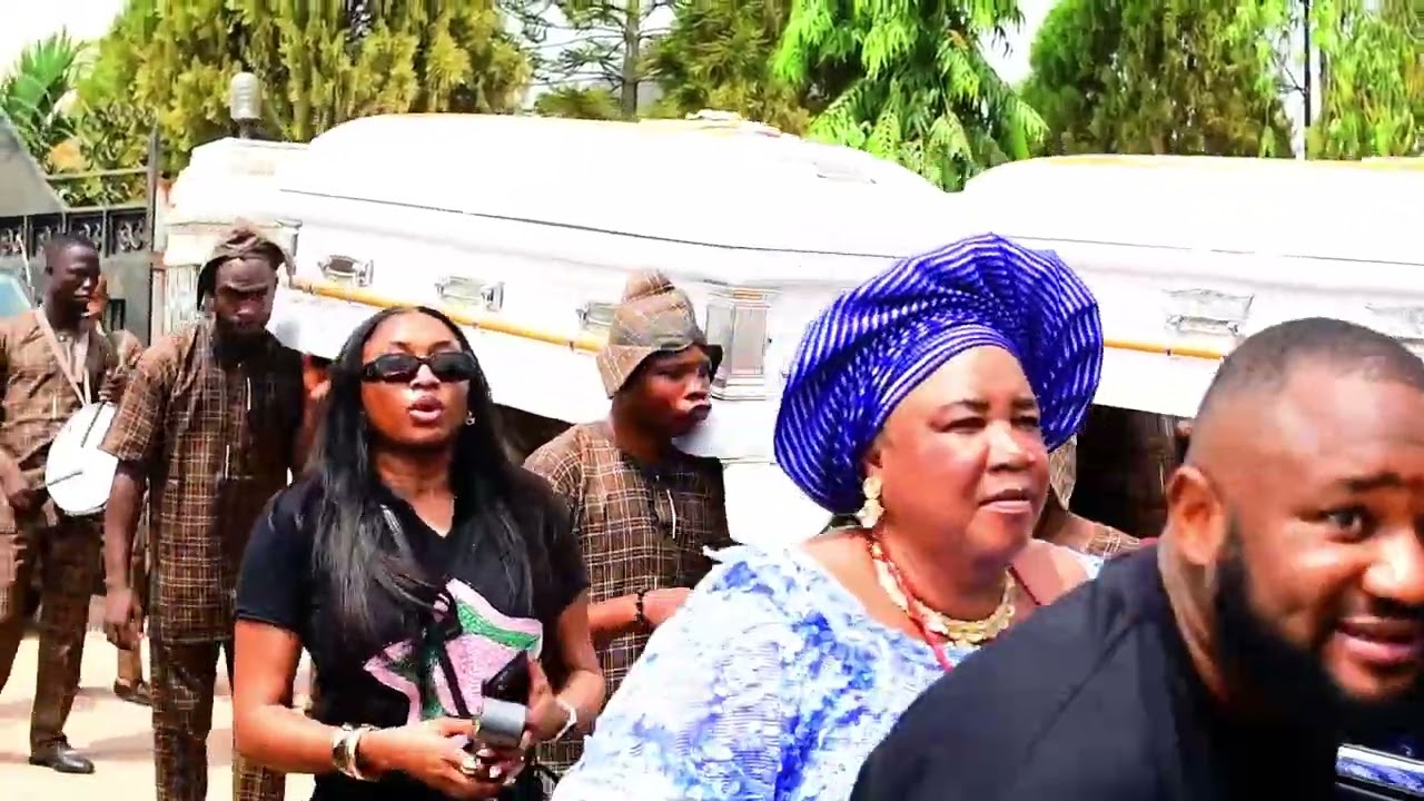 FINAL BURIAL CEREMONY OF HIGH CHIEF MR & MRS OYEWOLE (JP)..(A)..SERVICE OF SONGS