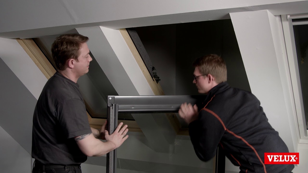 Installation of VELUX opening restrictor ZOZ 010K on wooden windows