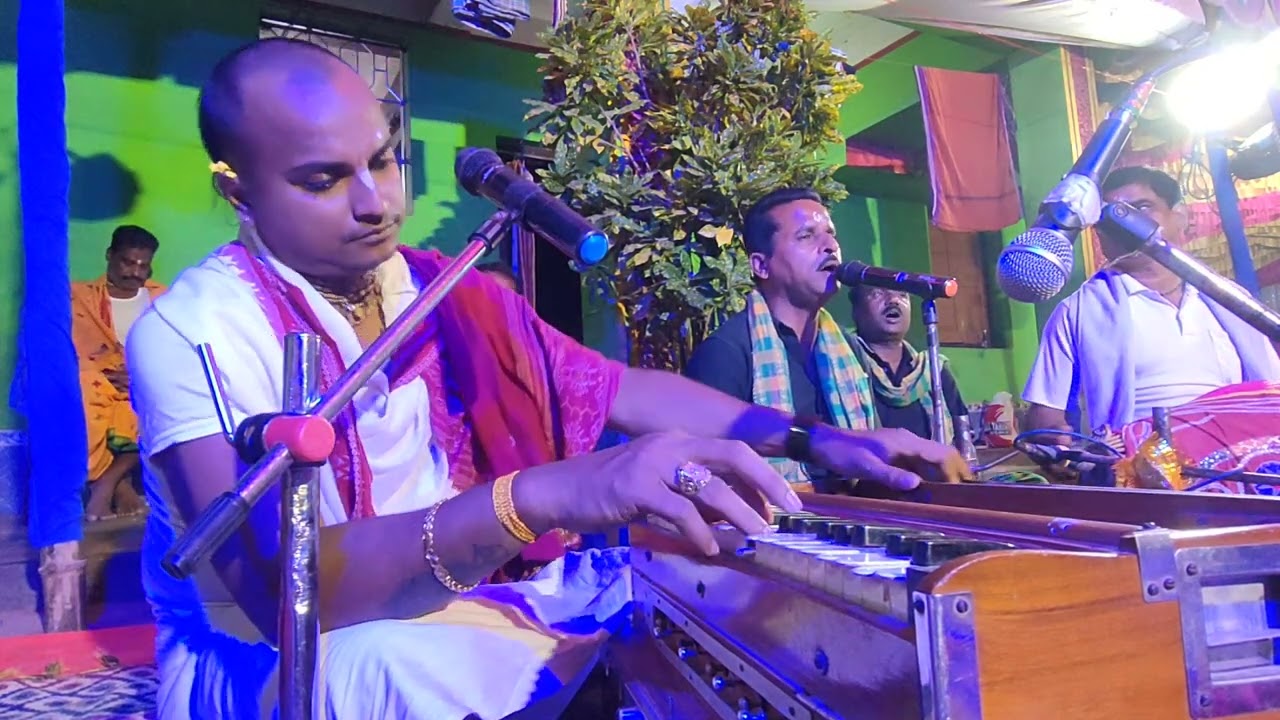 Mahamantra/sweet voice,,by sri lucky maharaj ji & his group CTCHeart touching LAHAR