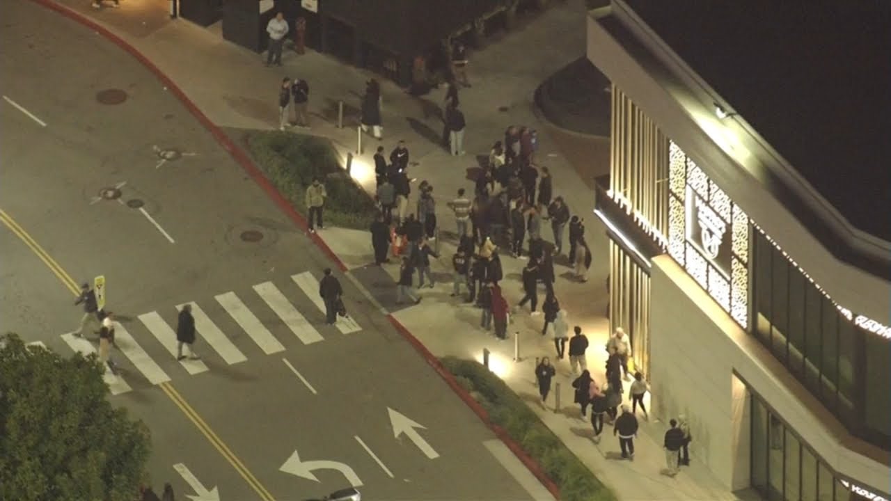 3 people injured in shooting at Bay Area Westfield Valley Fair mall: police