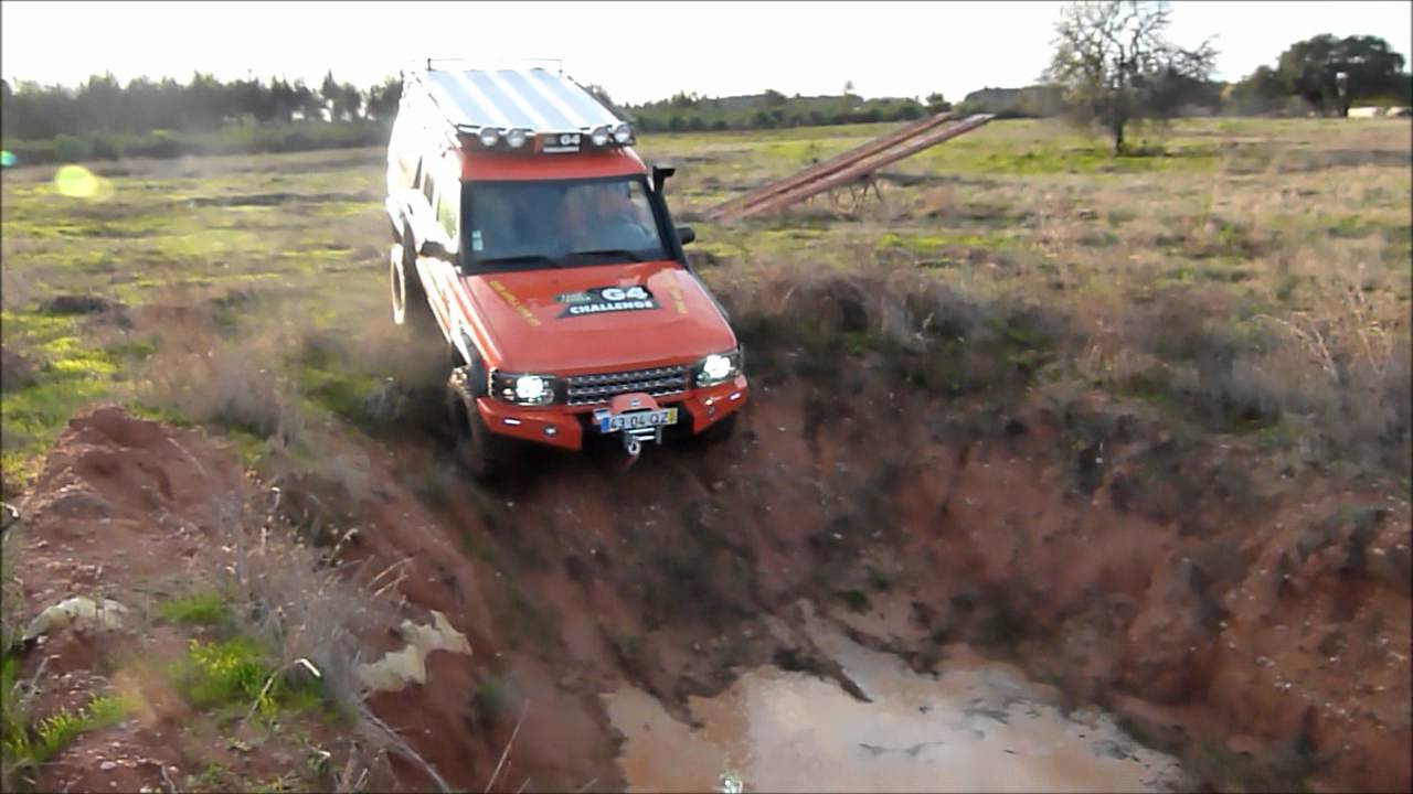Land Rover Discovery 2 Td5 G4 Challenge offroading, mud off road  4x4