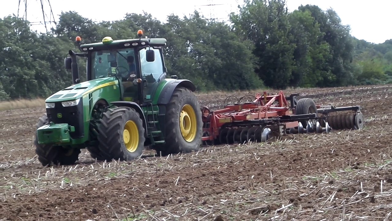 John Deere 8360R & Gregoire Besson Cultivating