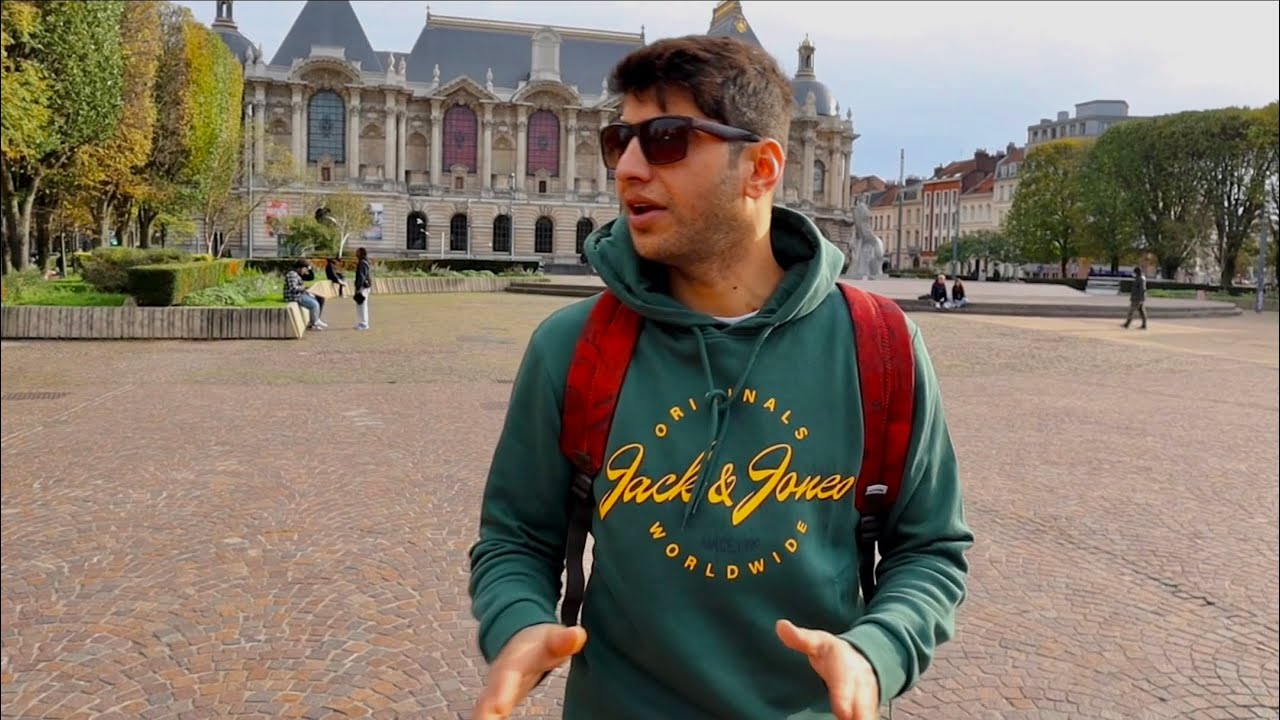 عراقي يزور مدينة Lille الفرنسية.