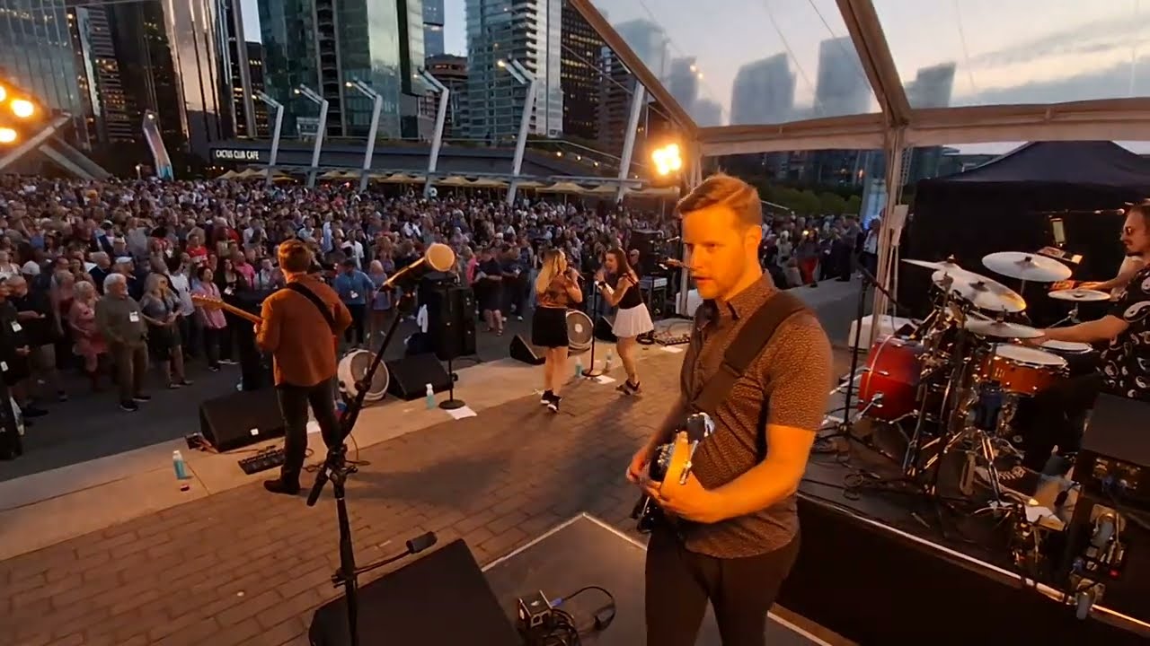 Somebody Told Me - Live in Vancouver