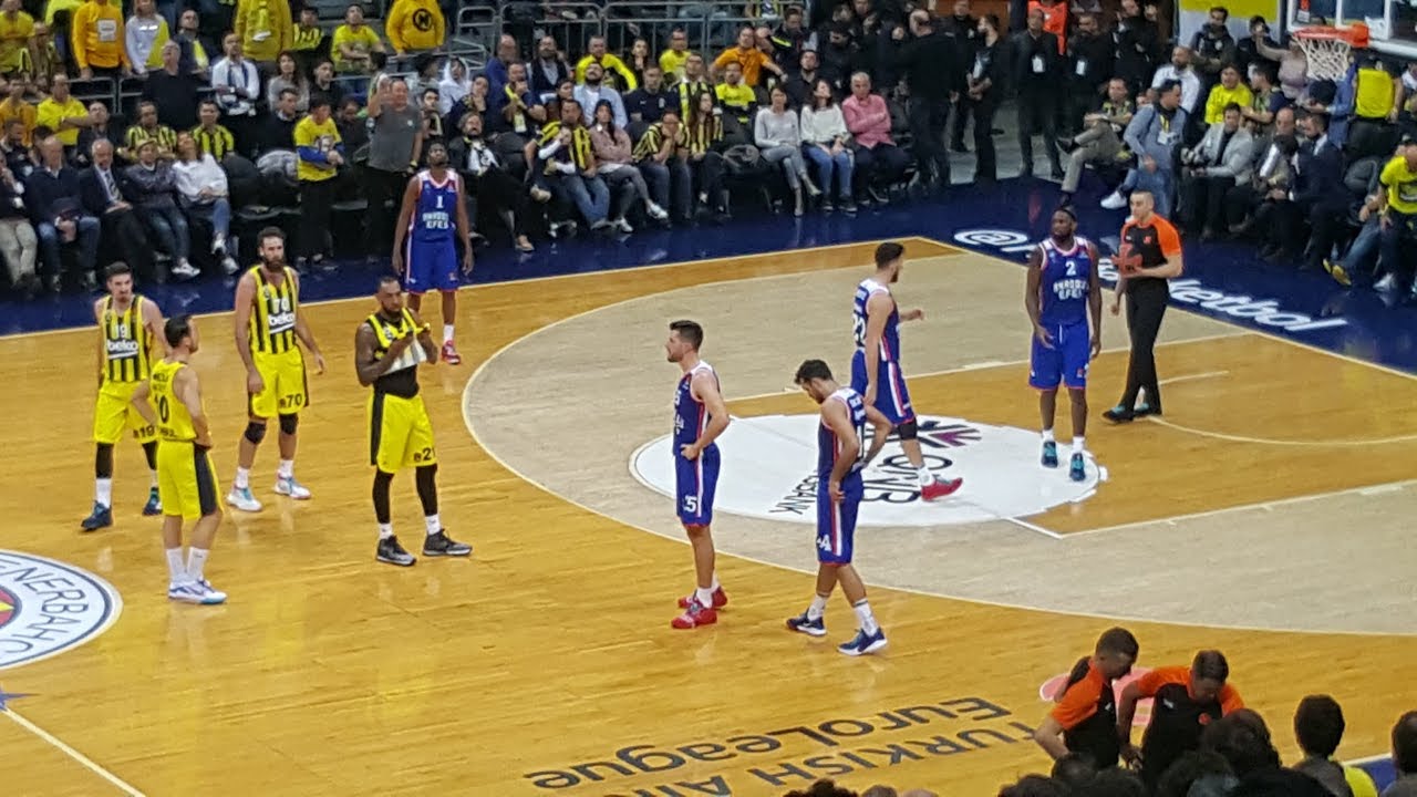 Son çeyrekten görüntüler | Fenerbahçe Beko - Anadolu Efes