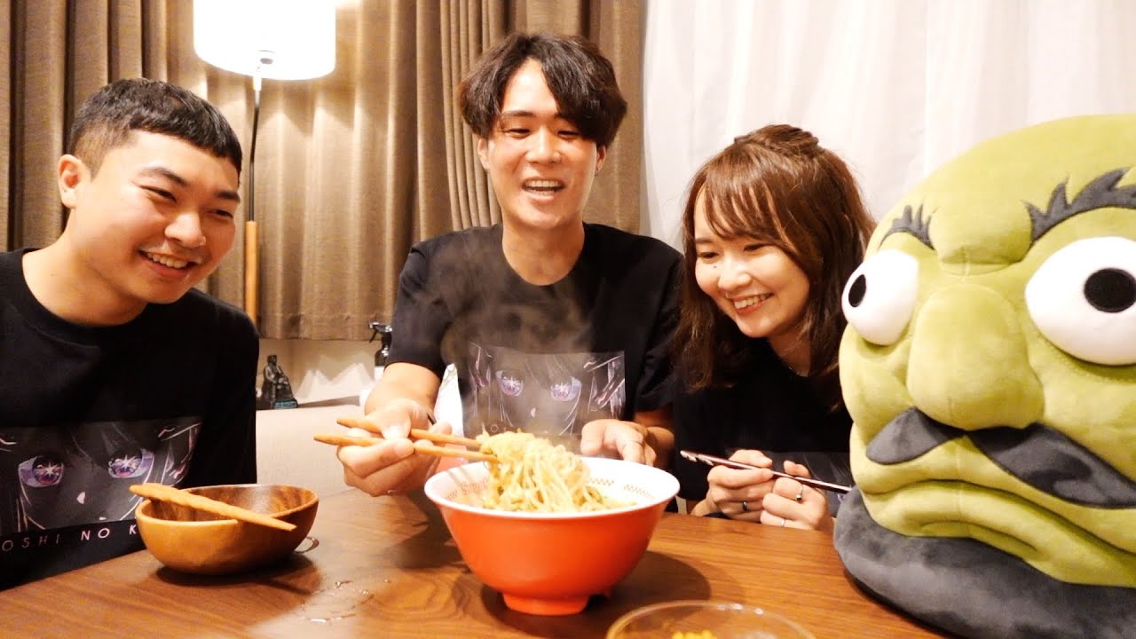 韓国人の友達に辛ラーメン作ってもらった！！！【日韓ラーメン対決】