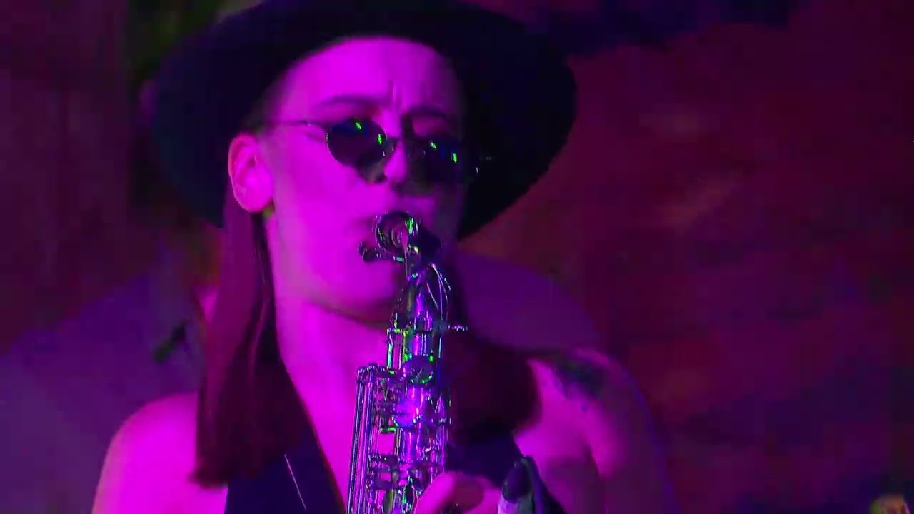 duda buržujka x haikuzadanas - live nastup 'prosta stvar'