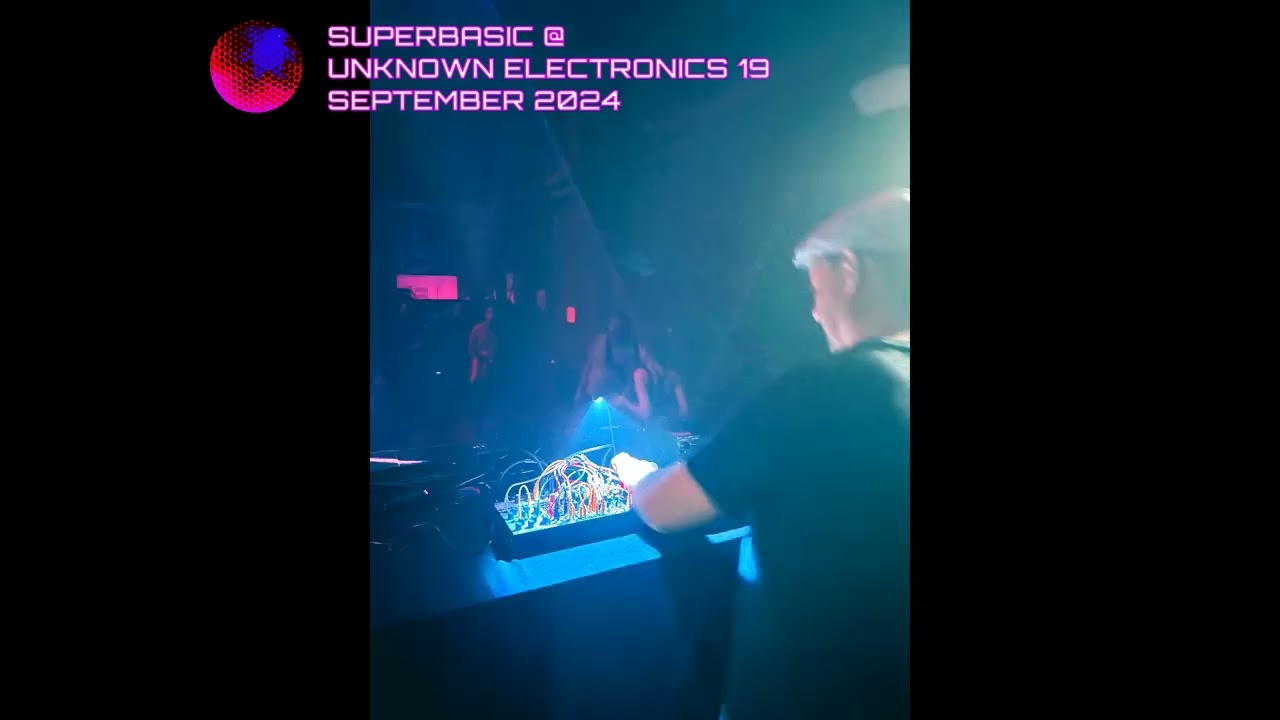SUPERBASIC @ UNKNOWN ELECTRONICS /// Digitakt 2 + modular set (part 2)