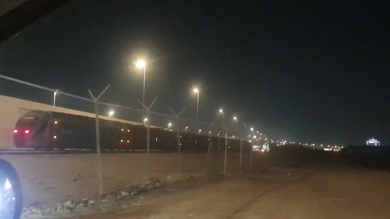 قطار ركاب منطلق من الدمام إلى الرياض 