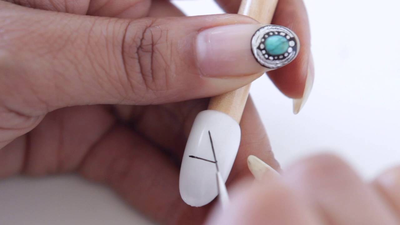 HOW TO FREEHAND NAIL ART LKE A PRO | abetweene