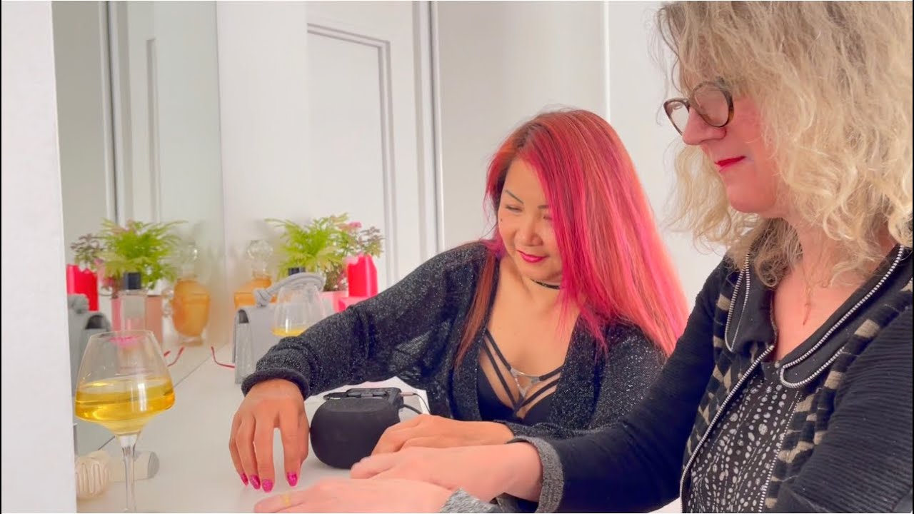 Asmr Tapping and Scratching on the floor and flat surface with 4 hands. #asmrtingles #relax
