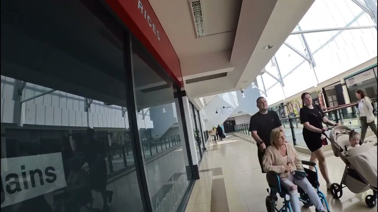 MIDDLETON GRANGE SHOPPING CENTRE