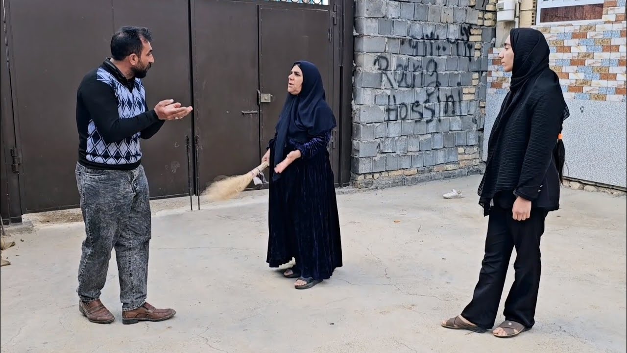 Abdullah's mother opposes Abdullah's marriage to Afsaneh and Fatimah cries