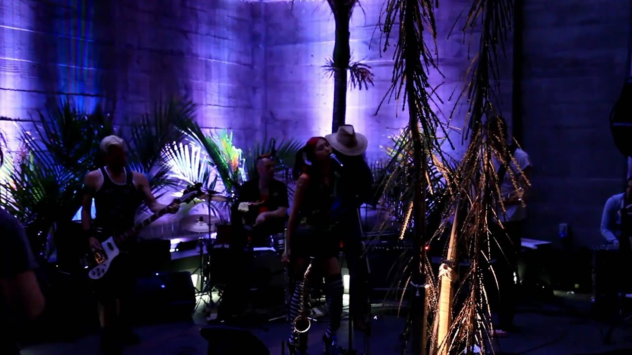Miho Wada &The Shit Fight at IRON BANK