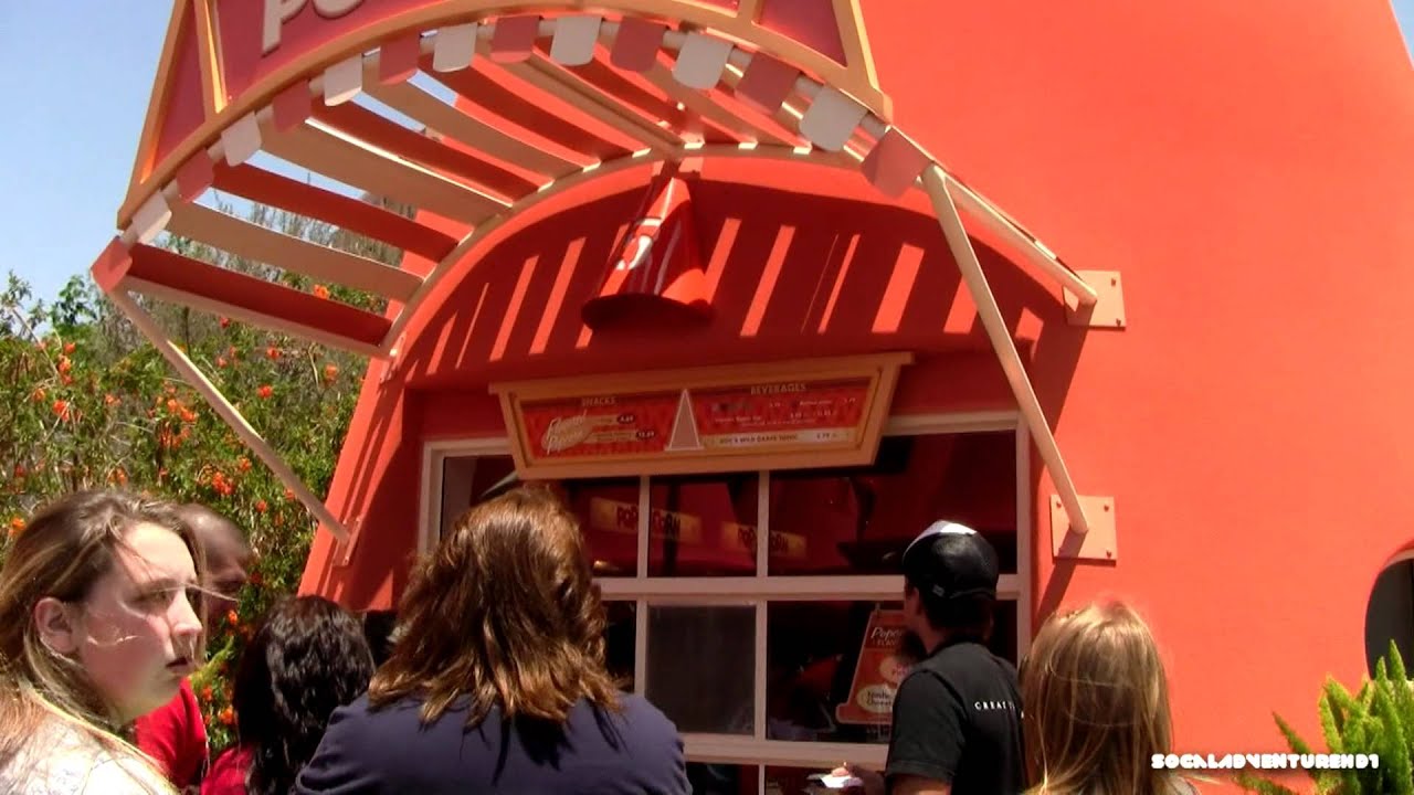 Tour of Cozy Cone Motel Snack Stand in Cars Land at Disney California Adventure