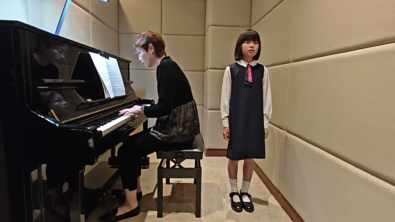 Santa Lucia (English version) by Melory Wong (age 8)