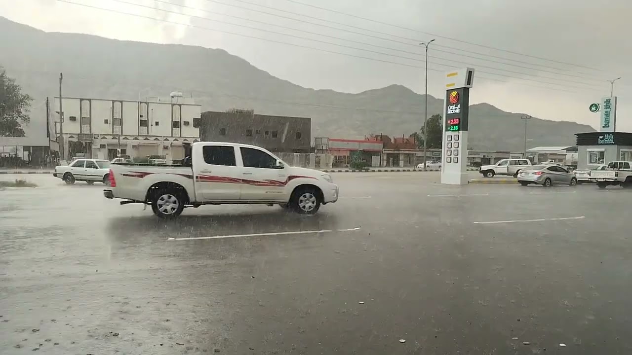 امطار محايل عسير اليوم السبت ١٢_٨_١٤٤٤هـ