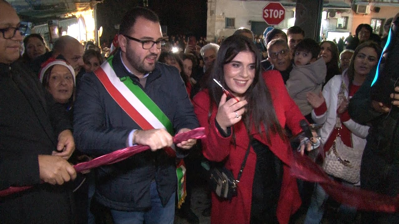 Oltre 100 MT di via del vischio da Guinness a Petilia Policastro kr 14-12-2025
