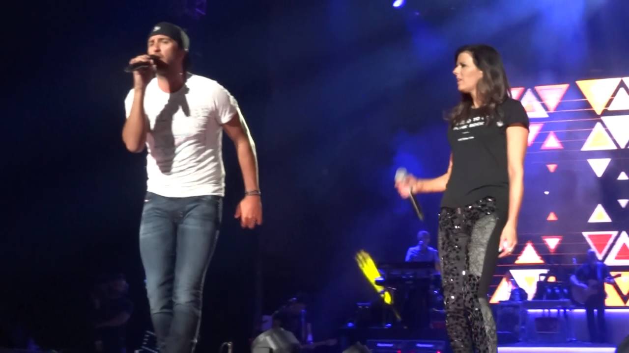Luke Bryan and Karen Fairchild singing Home Alone Tonight in Toronto on June 25th, 2016