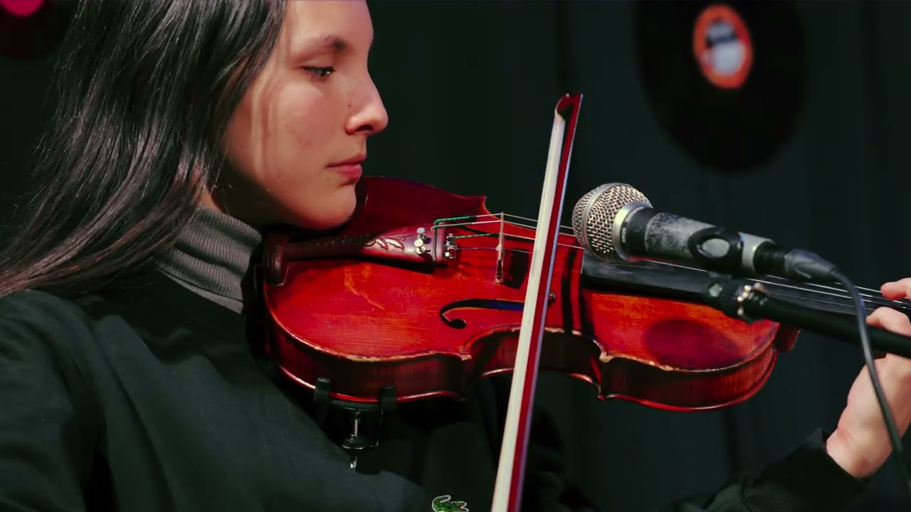 Santiago Rangel – Dust in the Wind | One-Take Live Session