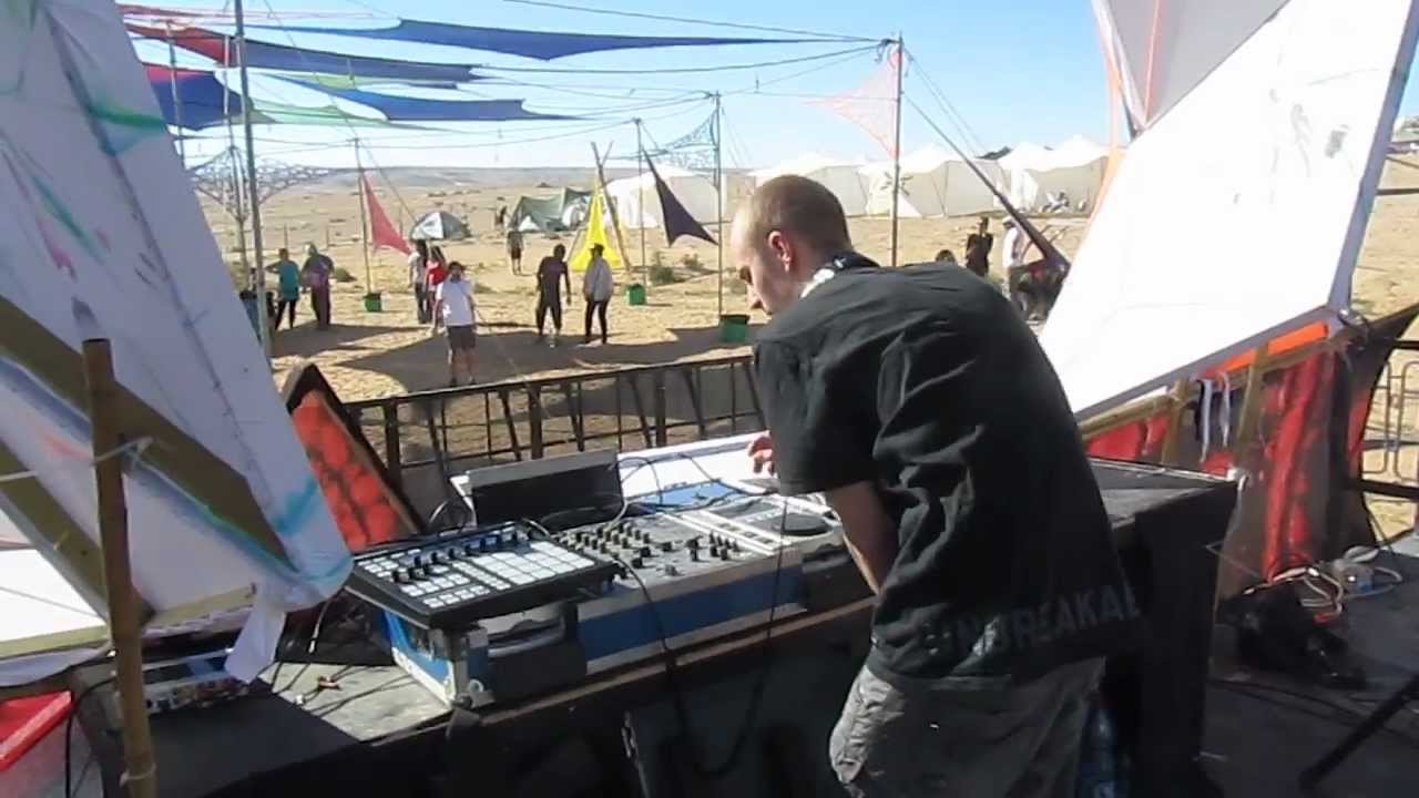 HELLQUIST -LIVE @ SATYA FESTIVAL-GROOVE SECRET CHAMBER -Israel 2013