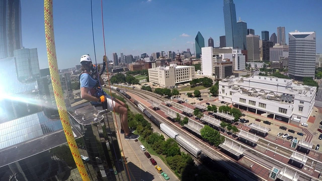 Watch two guys step off the side of Dallas' Reunion Tower