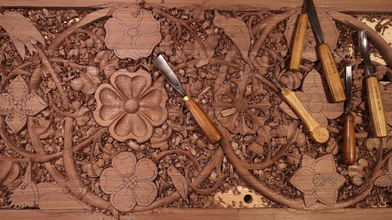 Hand Carving a Dogwood Flower