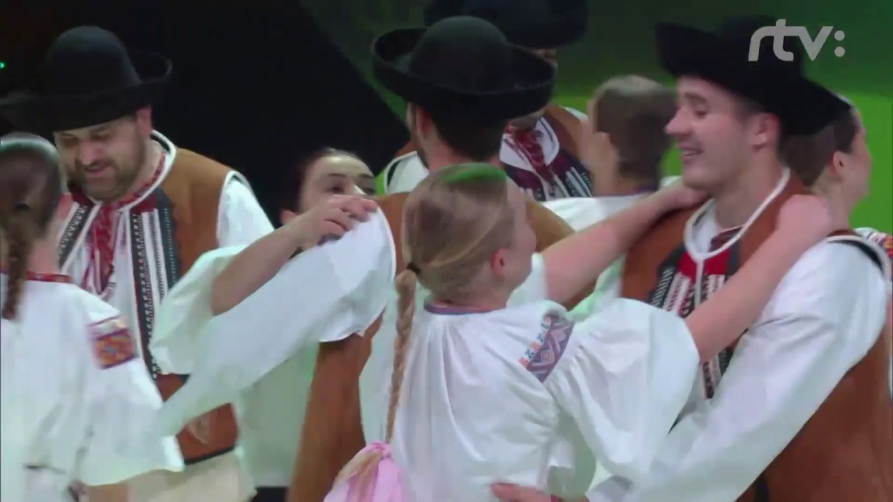 Folklórny súbor Považan - Zem spieva