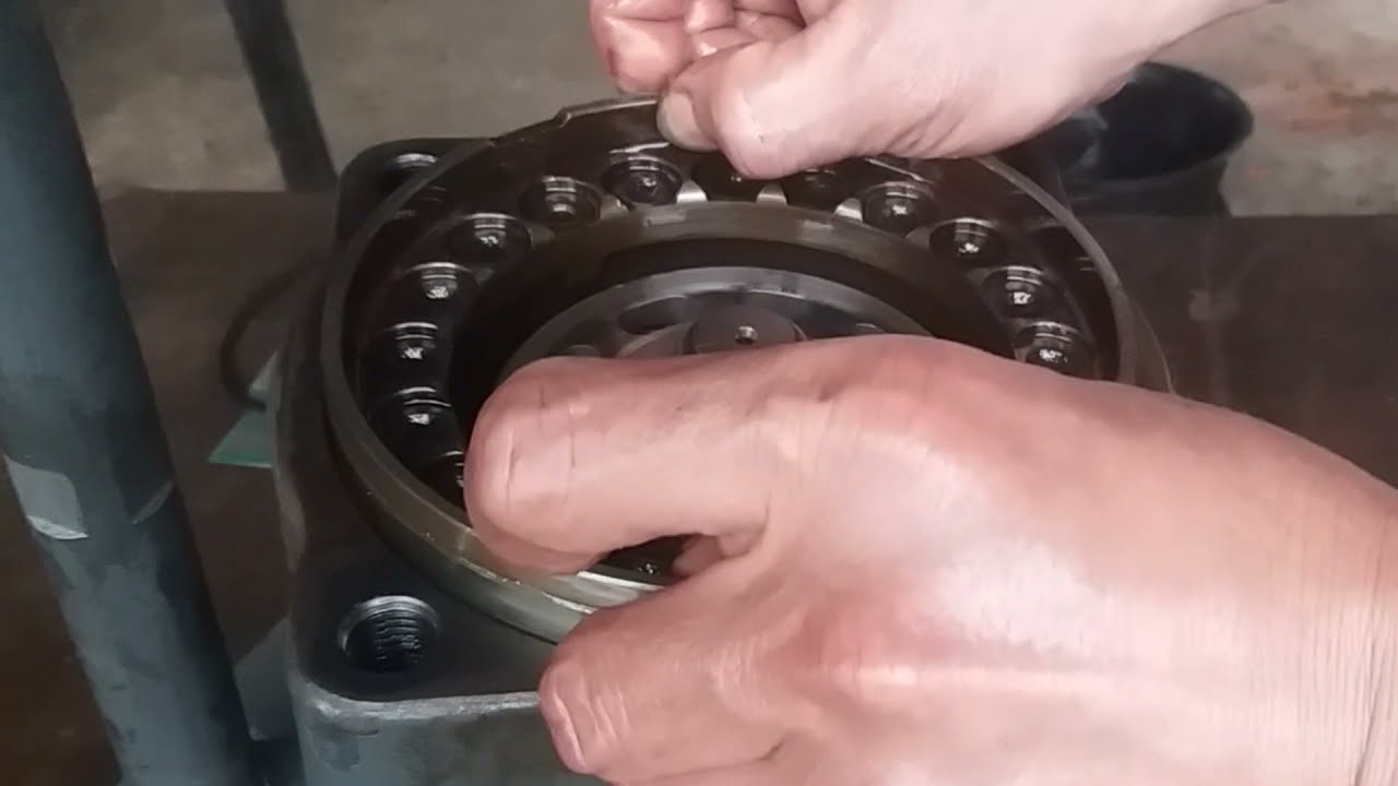 Mô tơ thủy lực quay và mô tơ thủy lực di chuyển khác nhau