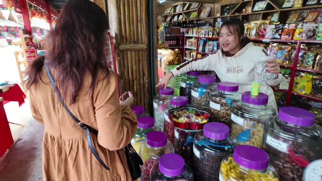 ထိုင်း-မြန်မာ နယ်စပ်က Ban Rak Thai ဆိုတဲ့ ရွာကလေးသို့ အလည်တခေါက်