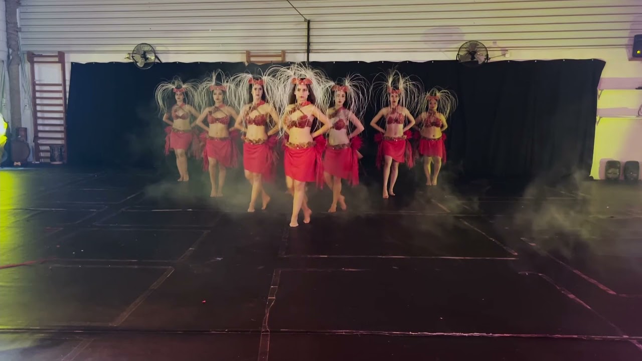 A Tahu I Te Auahi performed by Te Tumu Mau at Tiurai Ori Tahit&iacute;