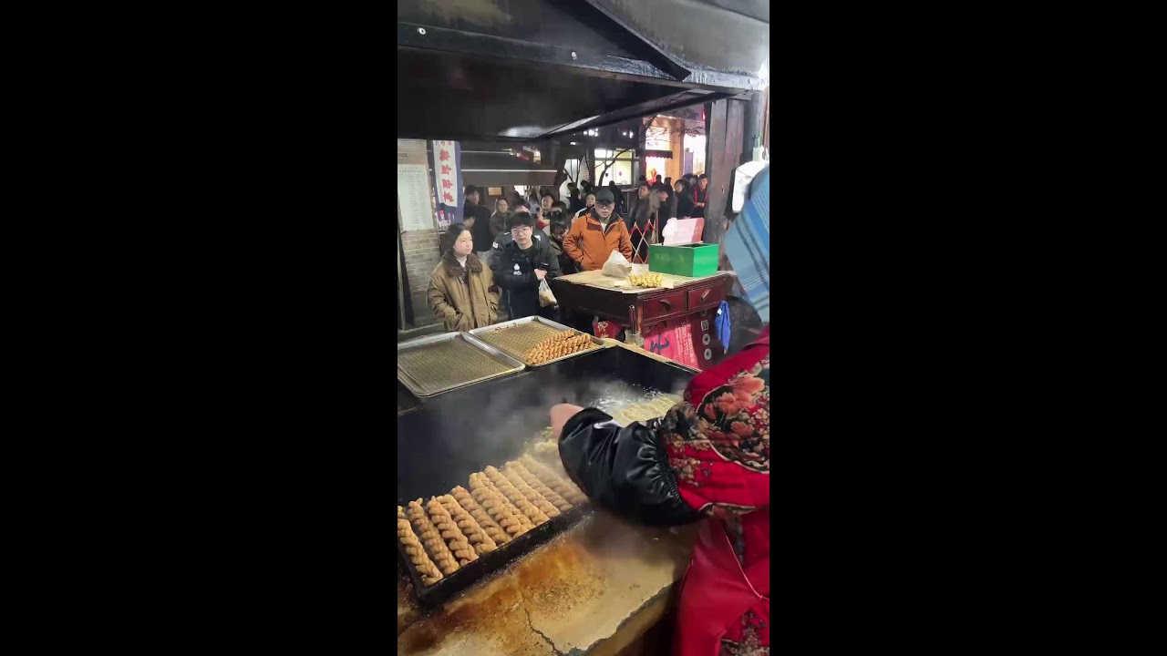 Magical Chinese street food 神奇的中国街头美食  不思議な中国の街グルメ