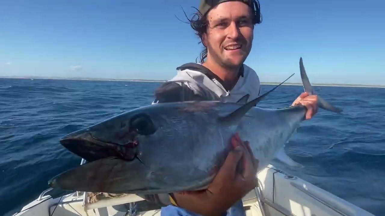 Phillip Island Tuna on fire!! 4 fish, 2 popper EXPLOSIONS, 2 hours of fishing!!