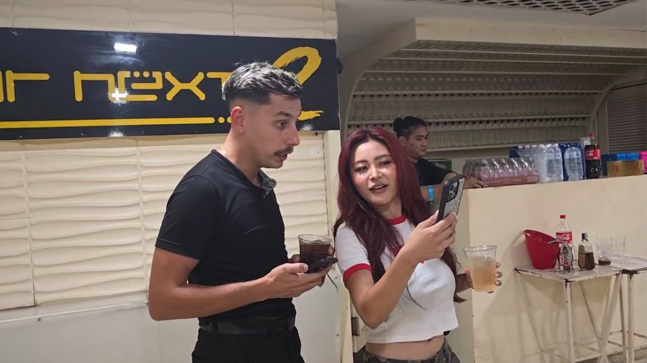 RobertoVsTheWorld: Встретил знаменитую азиатскую девушку в Бангкоке 🇹🇭