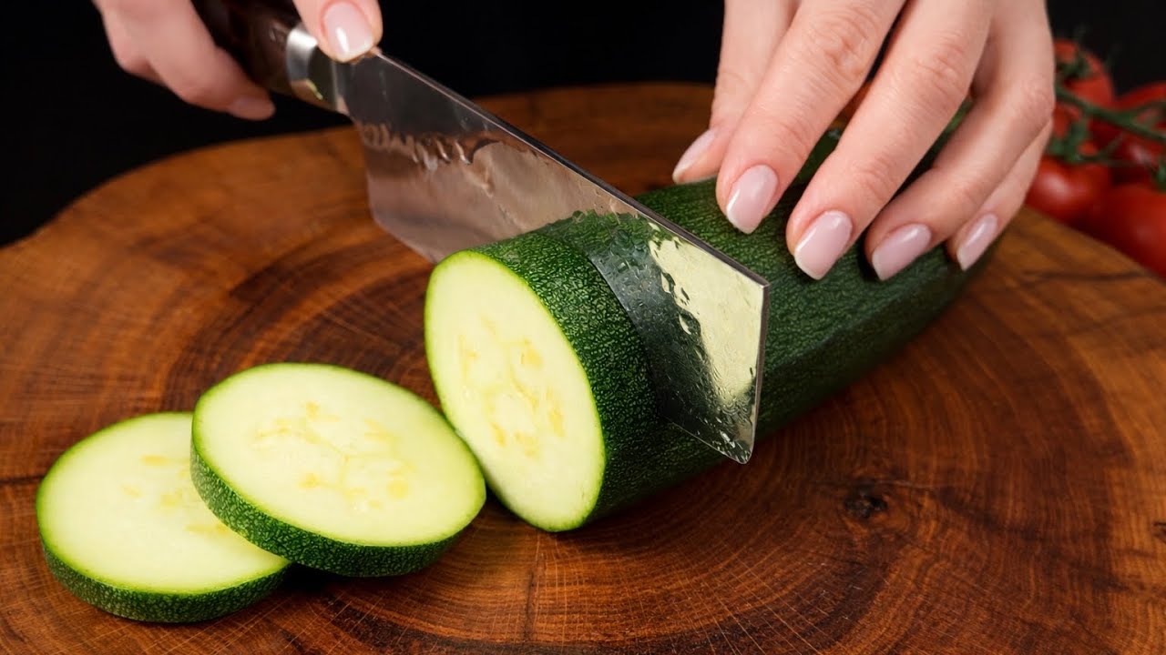 Zucchini with cheese is better than pizza and meat! A simple and delicious recipe!