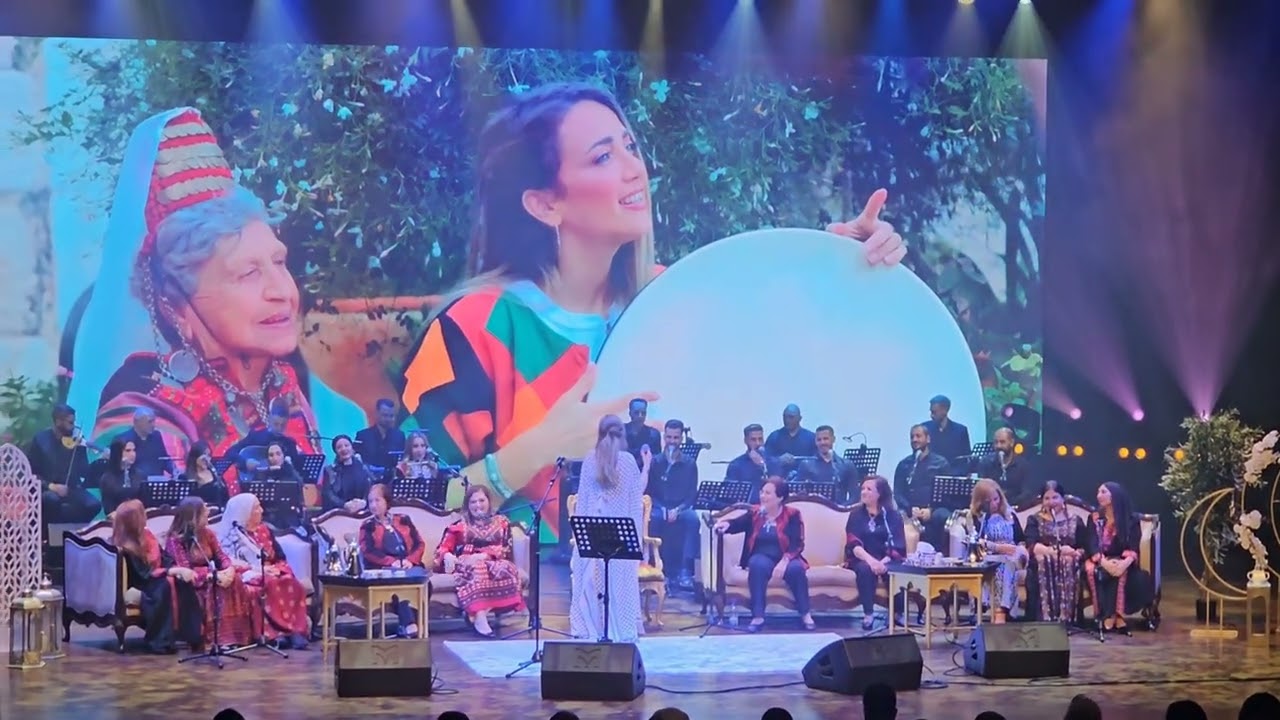 Dalal Abu Amneh | Dubai 2025 - فيديو جميل و طريف ما بين نصائح أيقونة فلسطين أم الياس و الردح